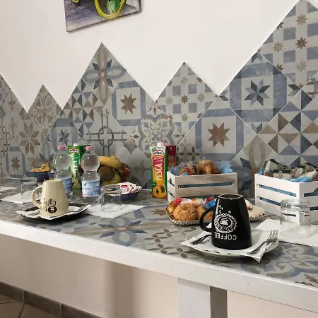 Le Terre Cotte Oda ve Kahvaltı 3*